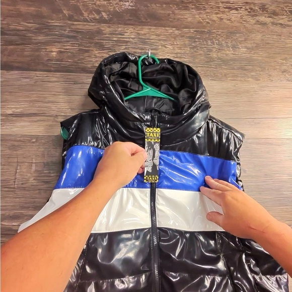 Taxi Stylish Women's Colorblock Vest - Black, Blue, and White - Picture 5 of 10